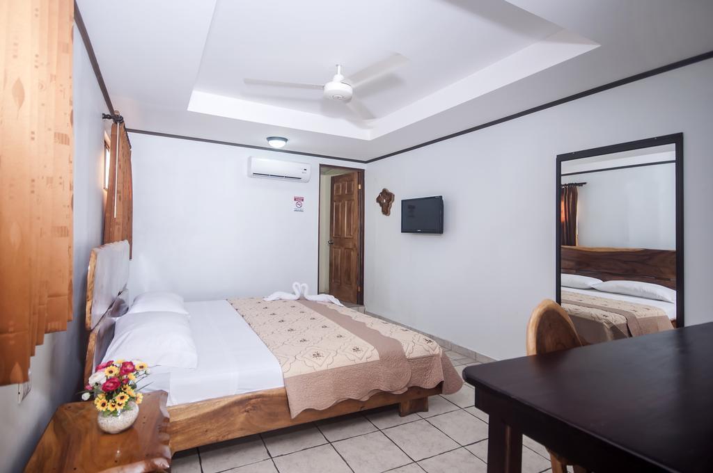 Cadillac Rock Hotel Jacó