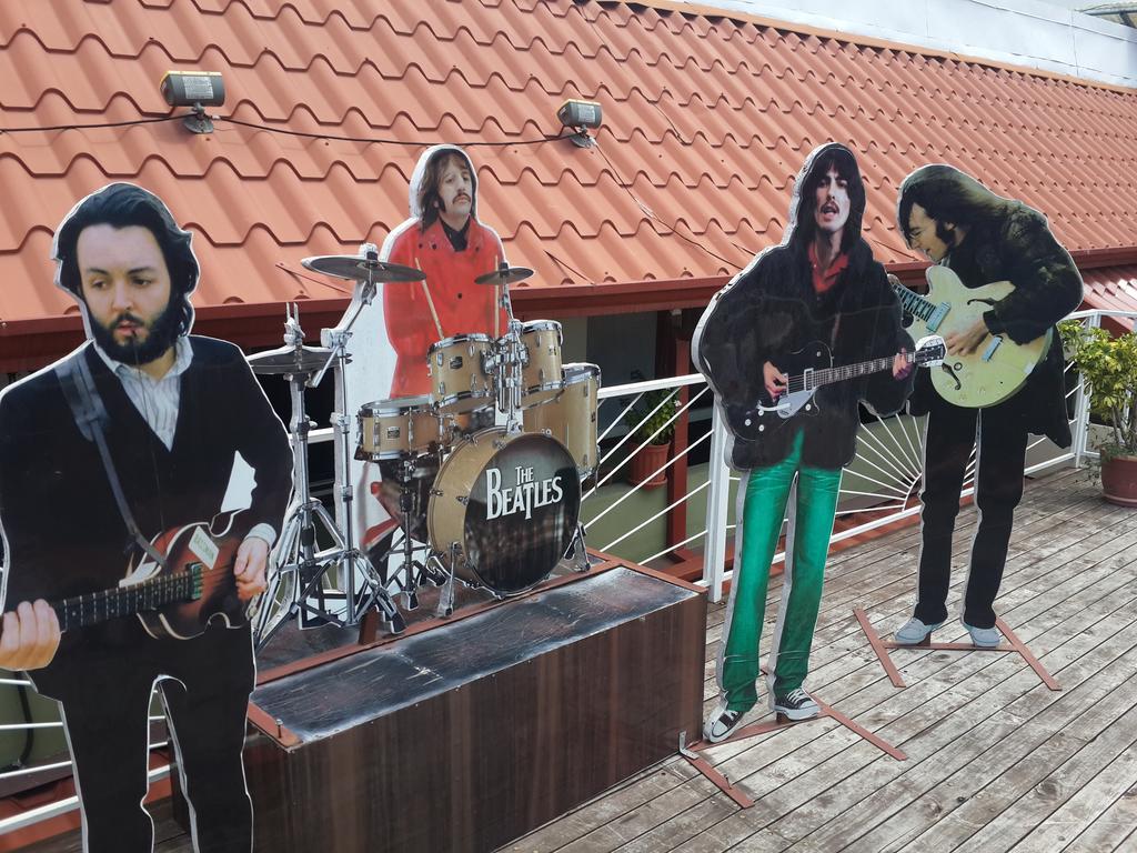 Cadillac Rock Jacó