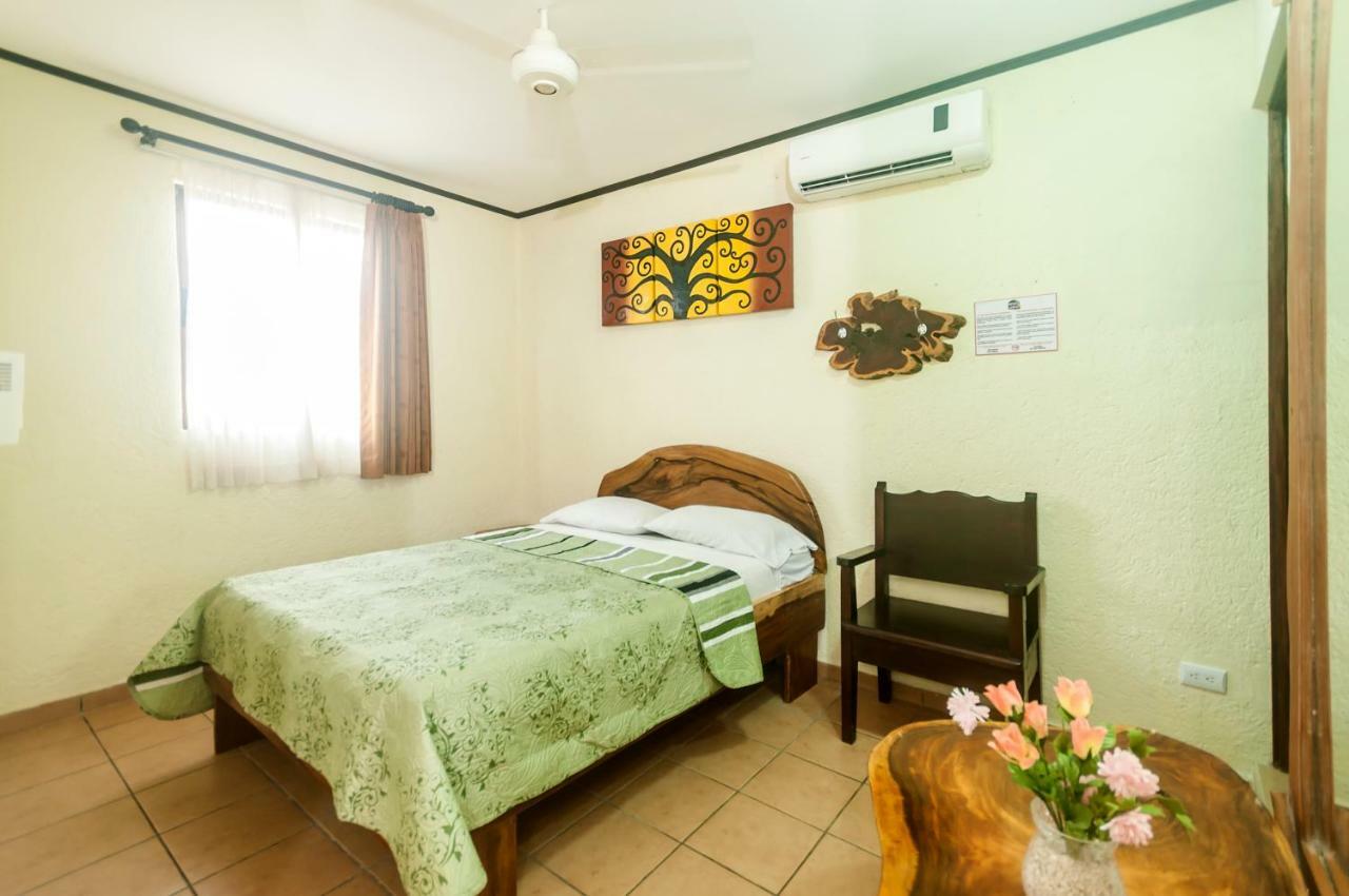 Hotel Cadillac Rock Jacó